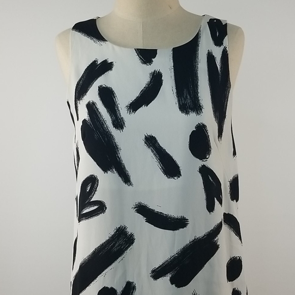 H&M Size 4 Black & White Dress - Picture 2 of 5